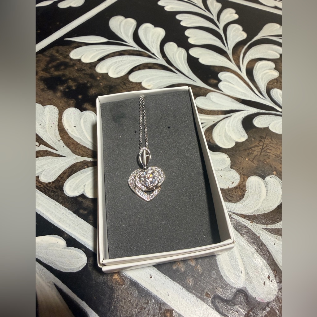 2 Ct Moissanite Gorgeous Necklace 99$